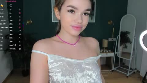 Silvia online show from April 2, 5:16 am