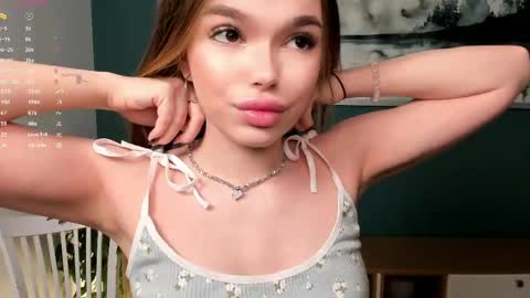 Silvia online show from May 24, 9:36 am