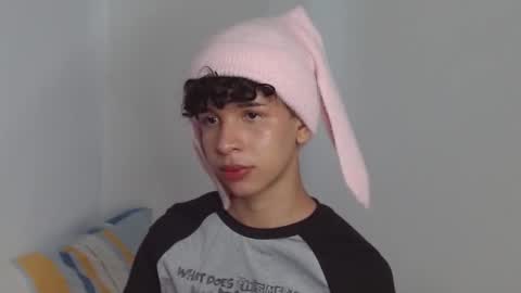 Cuddly online show from December 6, 5:22 pm