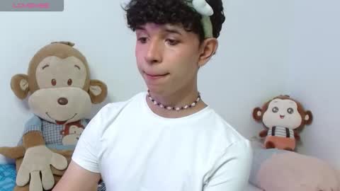 Cuddly online show from October 22, 4:02 am