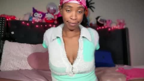 cum2charmxx online show from October 28, 5:22 am