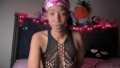 cum2charmxx online show from October 31, 1:28 am