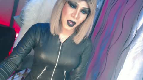 CUMMELA SLUTI online show from July 2, 10:32 am