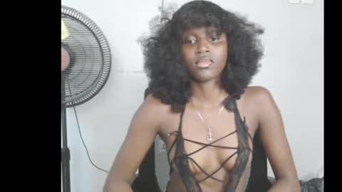 Snapshot of cum_ebony_xsecret chatting on February 24, 7:50 am sophie online show from February 24, 7:50 am