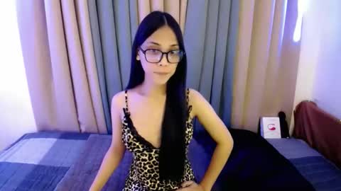 Snapshot of cum_fuck_me69 chatting on May 25, 8:15 pm kez online show from May 25, 8:15 pm