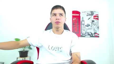 cumandres online show from September 25, 2:32 pm