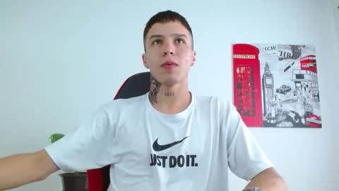 cumandres online show from December 15, 2:10 pm