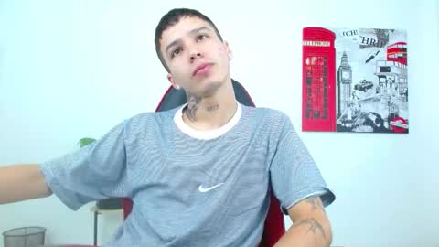 Snapshot of cumandres chatting on December 20, 2:35 pm cumandres online show from December 20, 2:35 pm