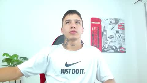 Snapshot of cumandres chatting on January 6, 2:54 pm cumandres online show from January 6, 2:54 pm