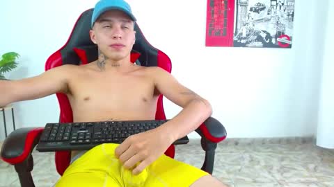 Snapshot of cumandres chatting on January 17, 3:17 pm cumandres online show from January 17, 3:17 pm