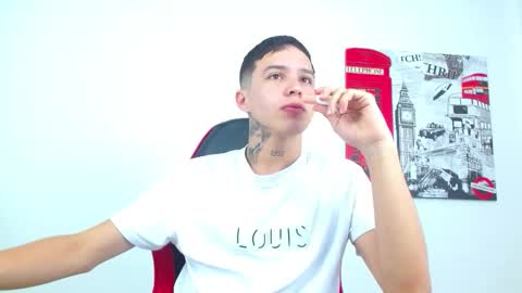 Snapshot of cumandres chatting on February 2, 3:11 pm cumandres online show from February 2, 3:11 pm