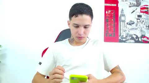 Snapshot of cumandres chatting on February 9, 2:43 pm cumandres online show from February 9, 2:43 pm