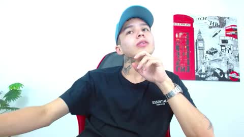 Snapshot of cumandres chatting on February 24, 3:10 pm cumandres online show from February 24, 3:10 pm