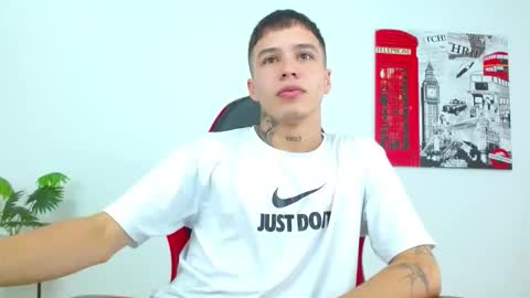 Snapshot of cumandres chatting on March 2, 3:19 pm cumandres online show from March 2, 3:19 pm