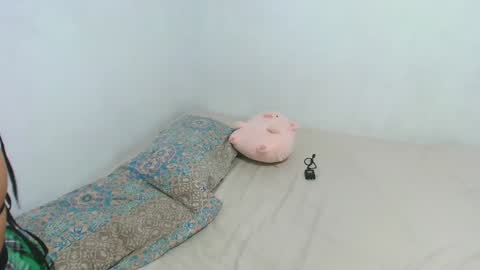 Snapshot of cumb0y_squirtgirl chatting on December 7, 10:23 am Pablo and emma online show from December 7, 10:23 am