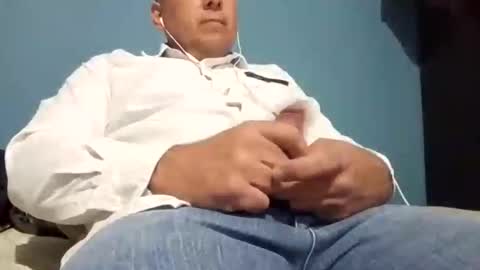 Snapshot of cumbian_chero chatting on February 24, 12:48 pm cumbian_chero online show from February 24, 12:48 pm