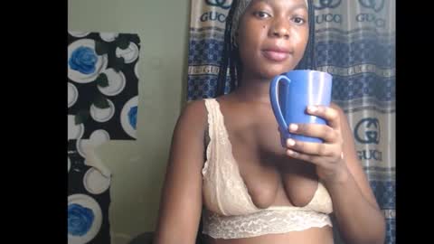 Snapshot of cumebony_petit chatting on October 11, 9:02 pm cumebony_petit online show from October 11, 9:02 pm