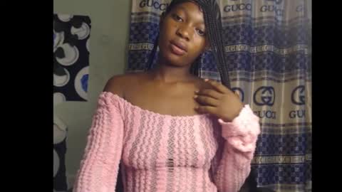 Snapshot of cumebony_petit chatting on October 13, 8:31 pm cumebony_petit online show from October 13, 8:31 pm