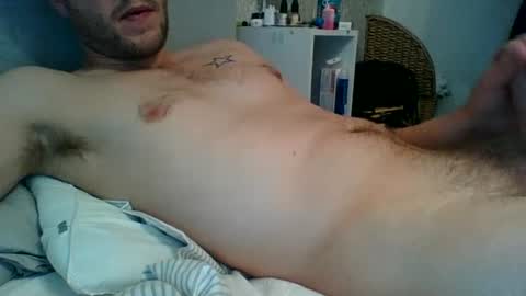 Snapshot of cummymatt992 chatting on July 17, 10:22 am cummymatt992 online show from July 17, 10:22 am