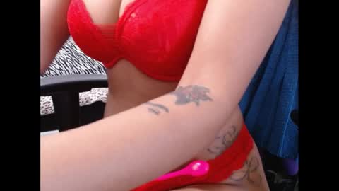 Nia Reese online show from January 16, 7:07 pm