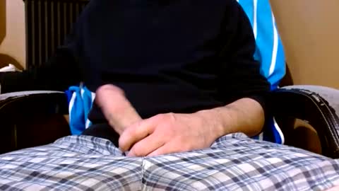 Snapshot of cumshard35 chatting on April 19, 8:33 pm cumshard35 online show from April 19, 8:33 pm
