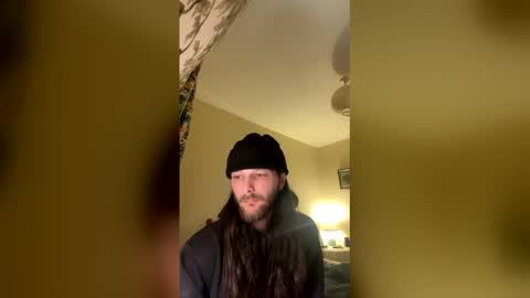 Snapshot of cumsmokeup chatting on April 15, 10:10 pm cumsmokeup online show from April 15, 10:10 pm