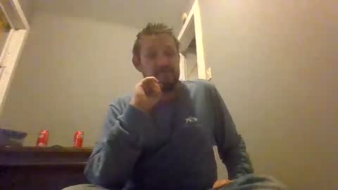 Snapshot of cuntreeboy68 chatting on December 10, 3:20 am Bash online show from December 10, 3:20 am