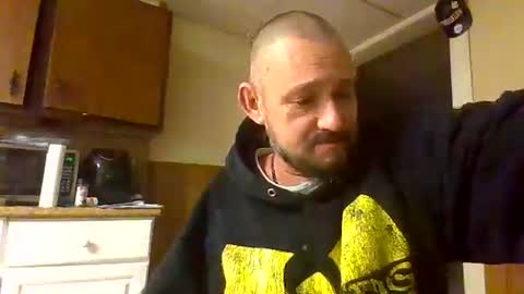 Snapshot of cuntreeboy68 chatting on December 23, 10:55 pm Bash online show from December 23, 10:55 pm