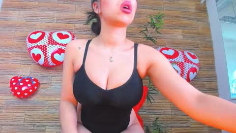 cupcake_izzy online show from February 17, 5:26 am