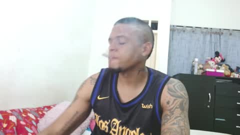 dominic and julieta... independent models online show from December 9, 10:54 am