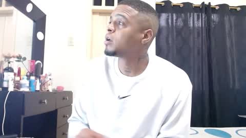 dominic and julieta... independent models online show from October 7, 11:40 am