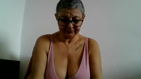 Snapshot of cuplu4346529860 chatting on January 30, 11:33 am couple online show from January 30, 11:33 am