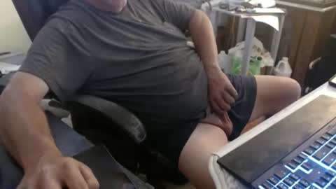 Snapshot of curious1001 chatting on February 16, 5:09 pm curious1001 online show from February 16, 5:09 pm