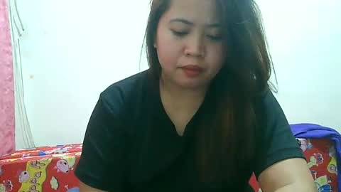 Snapshot of curious_girl247 chatting on December 8, 3:43 am curious_girl247 online show from December 8, 3:43 am