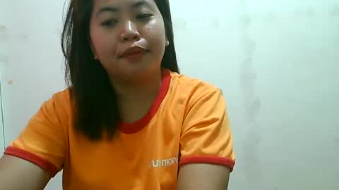 Snapshot of curious_girl247 chatting on January 17, 1:15 am curious_girl247 online show from January 17, 1:15 am