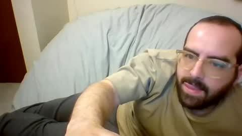 Snapshot of curiouser_guy chatting on June 2, 1:18 am curiouser_guy online show from June 2, 1:18 am