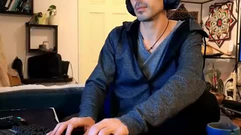 Snapshot of curiousgenie chatting on January 17, 4:33 pm curiousgenie online show from January 17, 4:33 pm