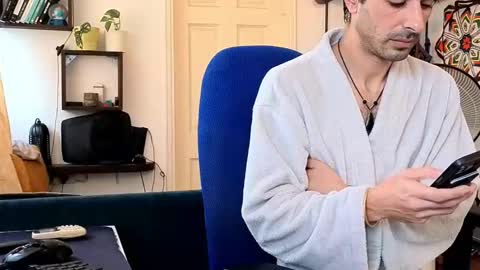 Snapshot of curiousgenie chatting on January 18, 9:57 am curiousgenie online show from January 18, 9:57 am