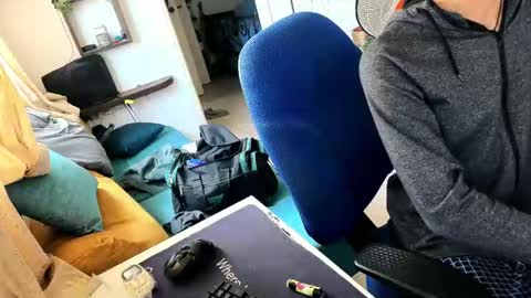 Snapshot of curiousgenie chatting on March 15, 10:10 am curiousgenie online show from March 15, 10:10 am