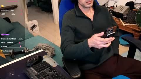 Snapshot of curiousgenie chatting on April 12, 3:39 pm curiousgenie online show from April 12, 3:39 pm