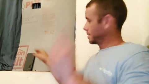 Snapshot of curiousguyhere6 chatting on September 28, 3:01 am curiousguyhere6 online show from September 28, 3:01 am