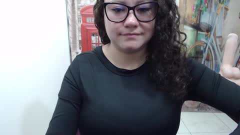 Vannesa online show from November 5, 6:30 pm