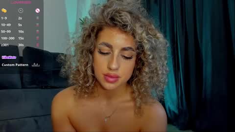 Antonia online show from December 6, 1:51 am