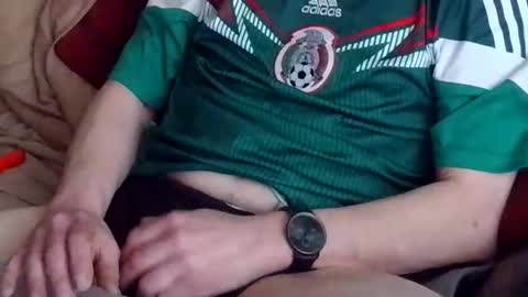 Snapshot of curvelover1977 chatting on March 14, 2:33 pm curvelover1977 online show from March 14, 2:33 pm