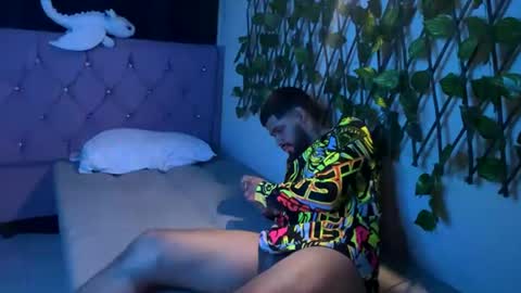 Snapshot of curvyandking chatting on August 5, 4:37 am curvyandking online show from August 5, 4:37 am
