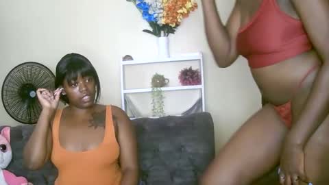 Snapshot of curvyebony1 chatting on January 9, 12:41 pm curtis online show from January 9, 12:41 pm