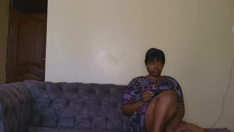 Snapshot of curvyebony1 chatting on January 31, 12:29 pm curtis online show from January 31, 12:29 pm