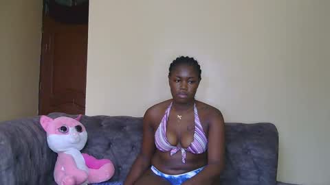 Snapshot of curvyebony1 chatting on February 11, 4:11 am curtis online show from February 11, 4:11 am
