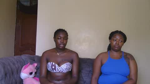Snapshot of curvyebony1 chatting on February 13, 5:58 am curtis online show from February 13, 5:58 am