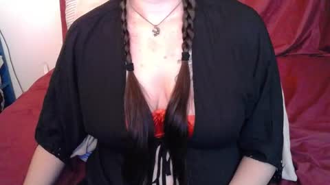 Snapshot of curvygamerceline chatting on October 8, 7:11 pm Celine Fawe online show from October 8, 7:11 pm